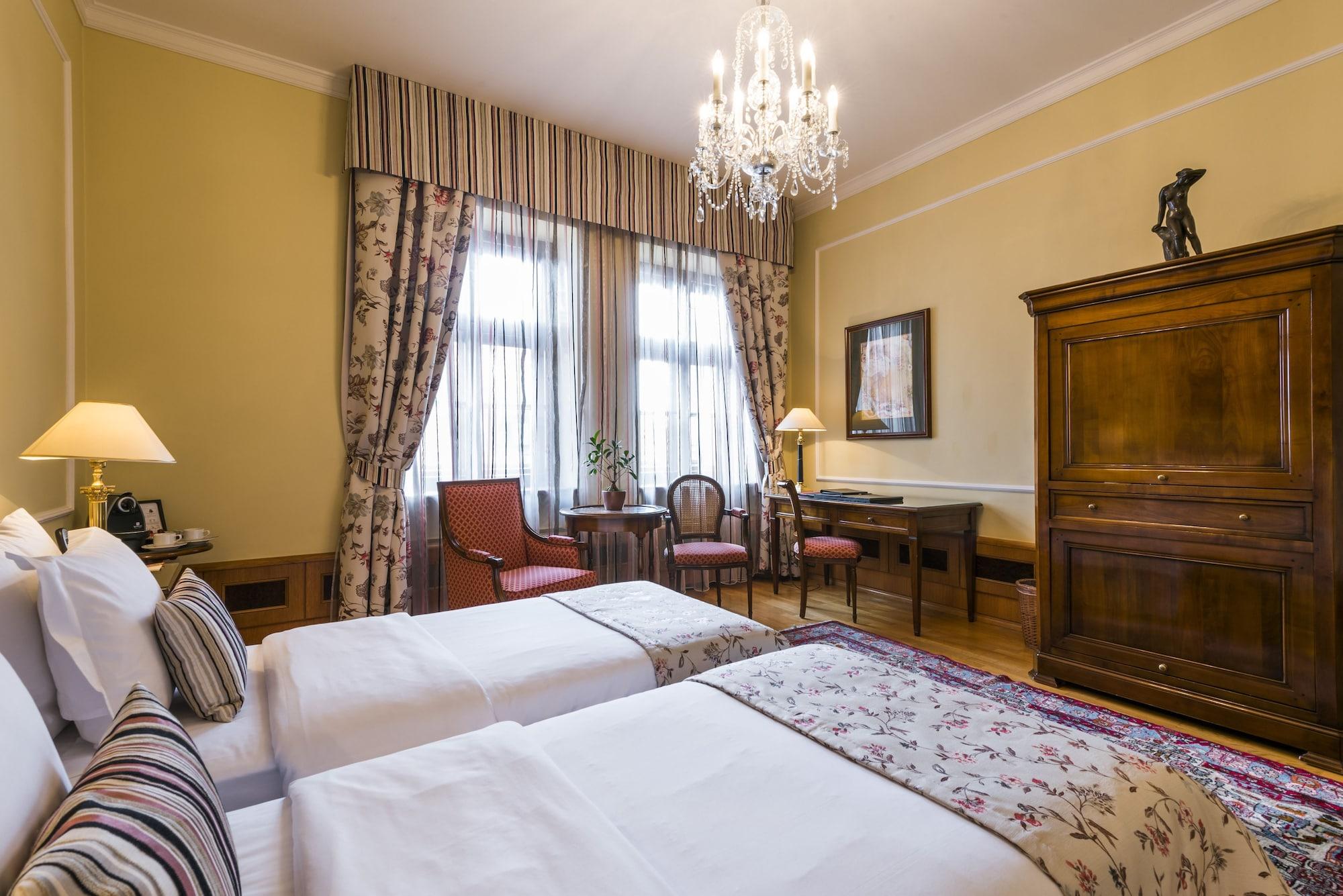 Golden Well Hotel Prague Exterior photo