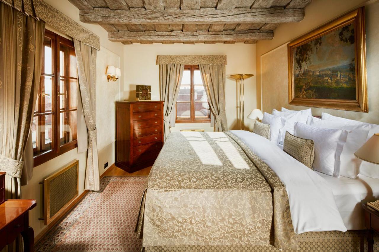 Golden Well Hotel Prague Exterior photo