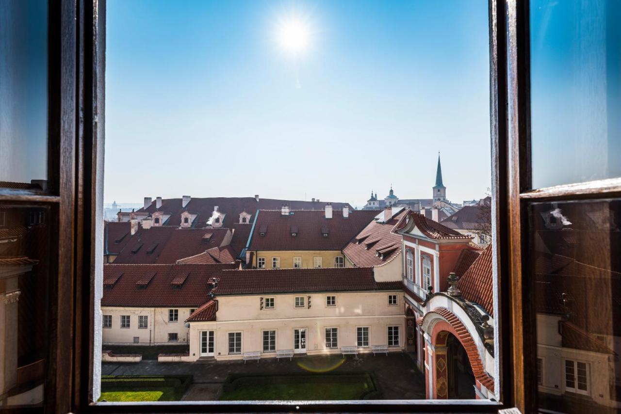 Golden Well Hotel Prague Exterior photo