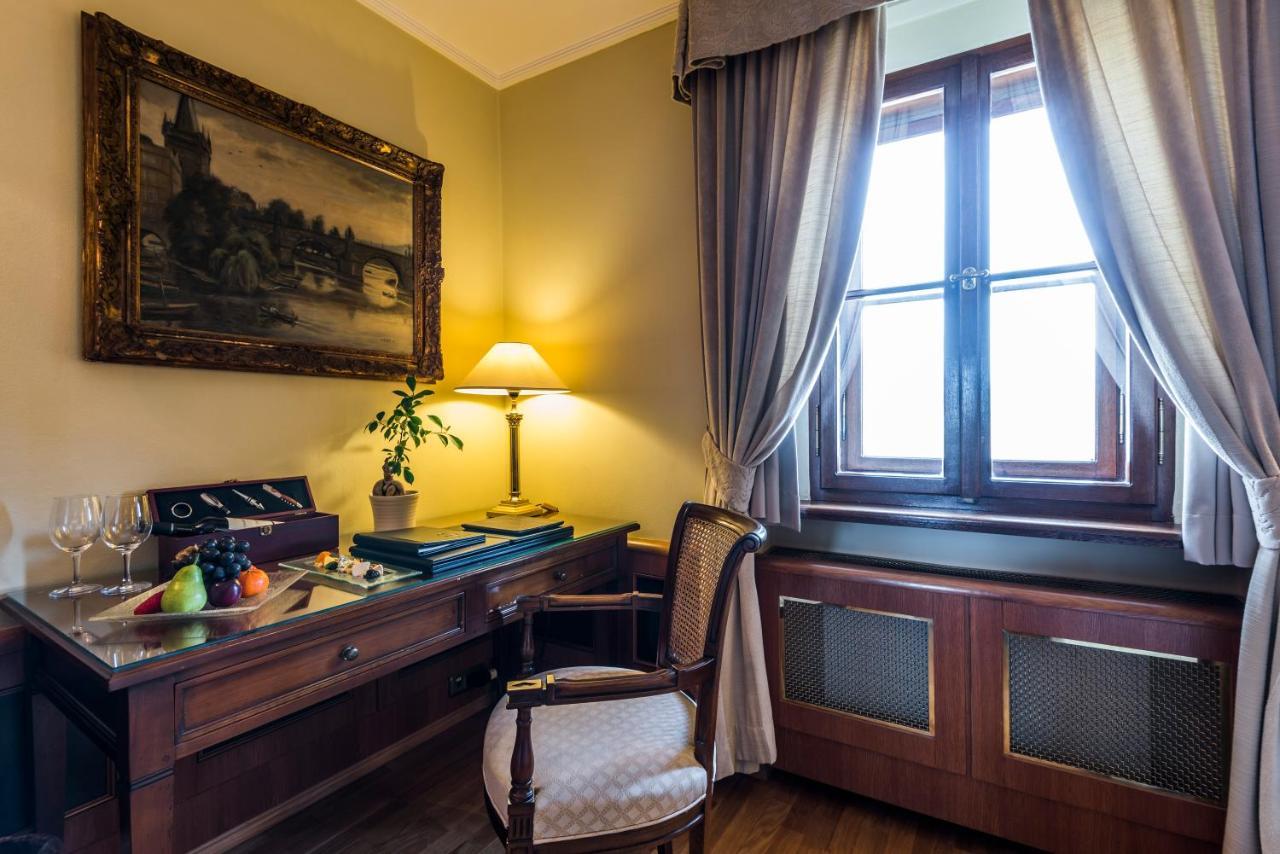 Golden Well Hotel Prague Exterior photo