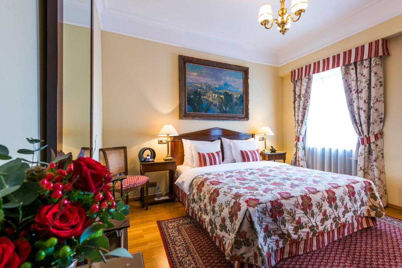 Golden Well Hotel Prague Exterior photo
