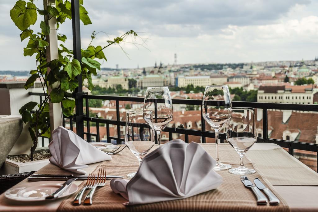 Golden Well Hotel Prague Exterior photo