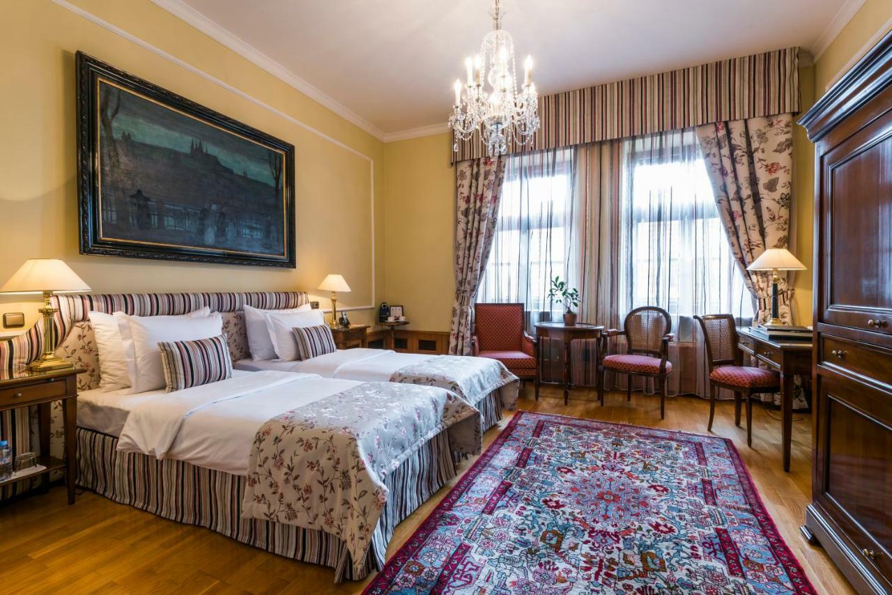 Golden Well Hotel Prague Exterior photo